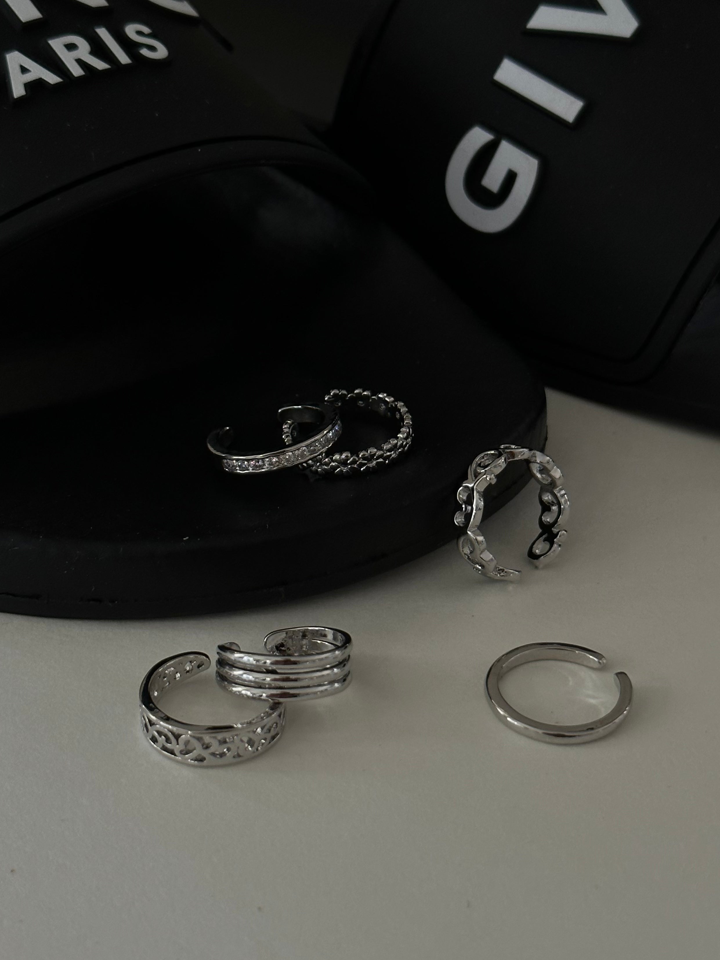 TOE RINGS