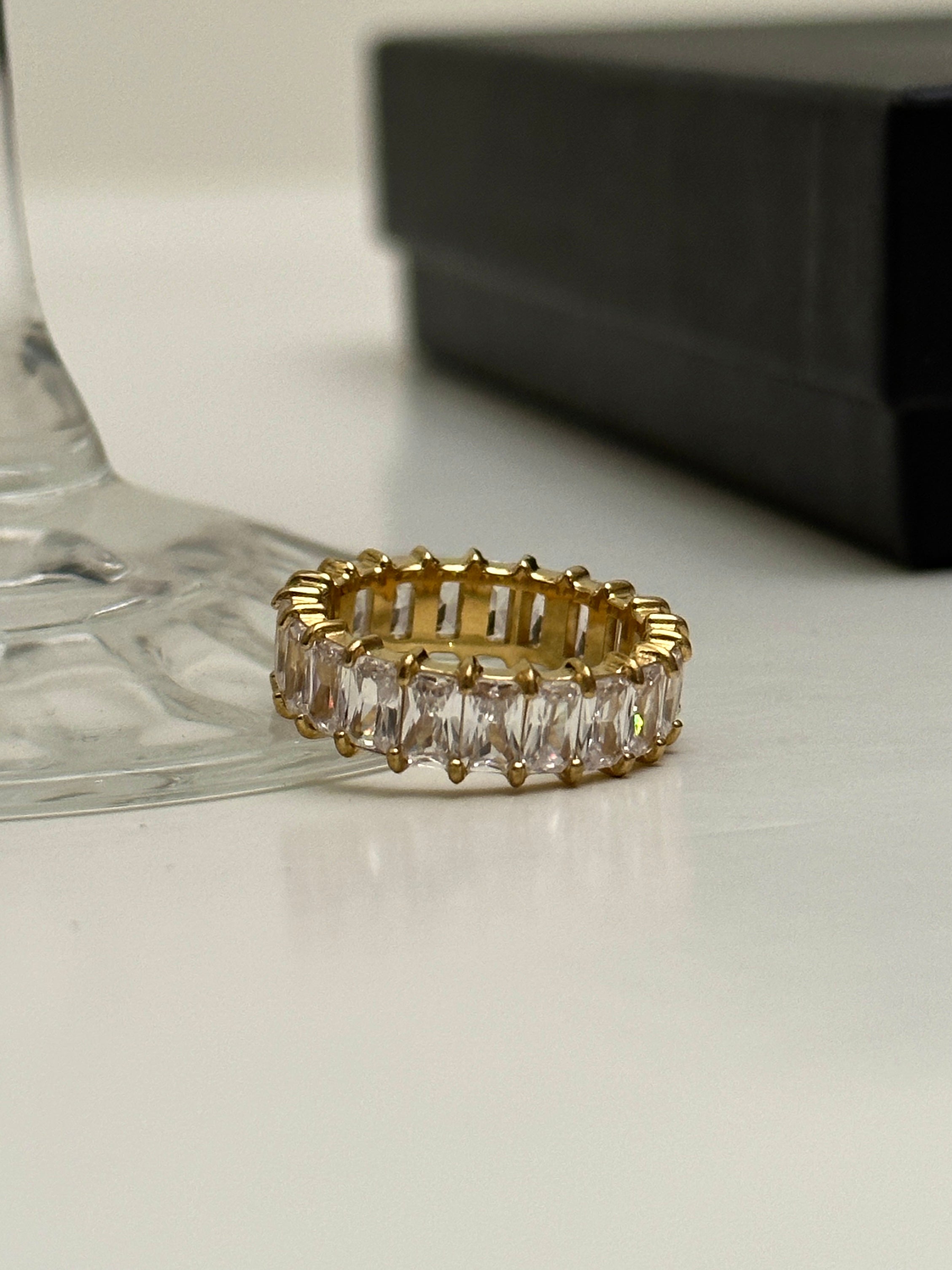 NAOMI RING