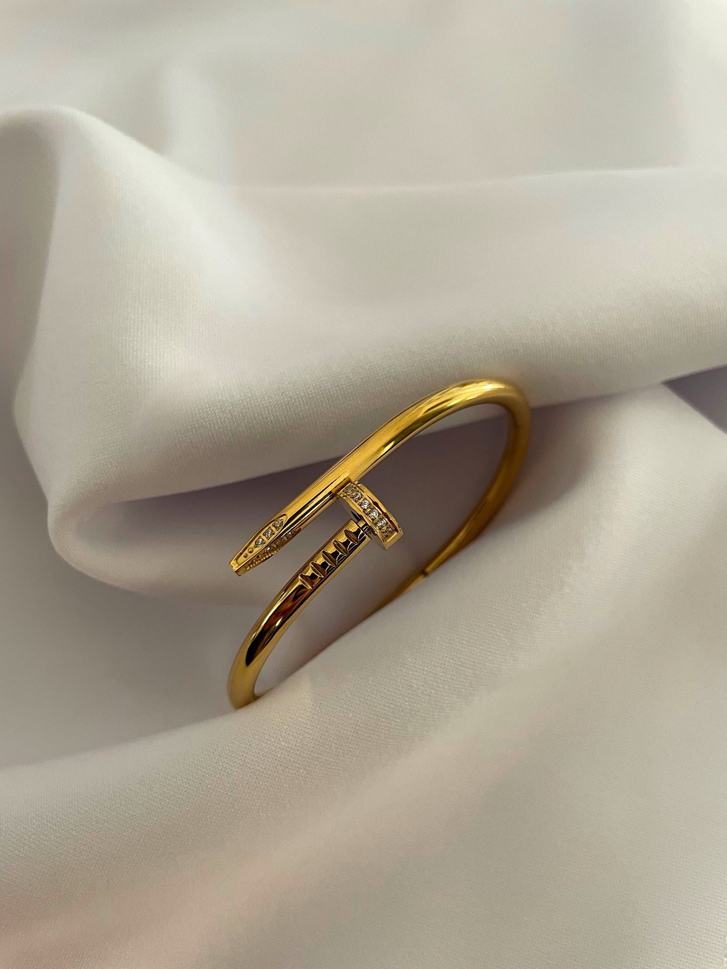 18K GOLD NAIL BRACELET