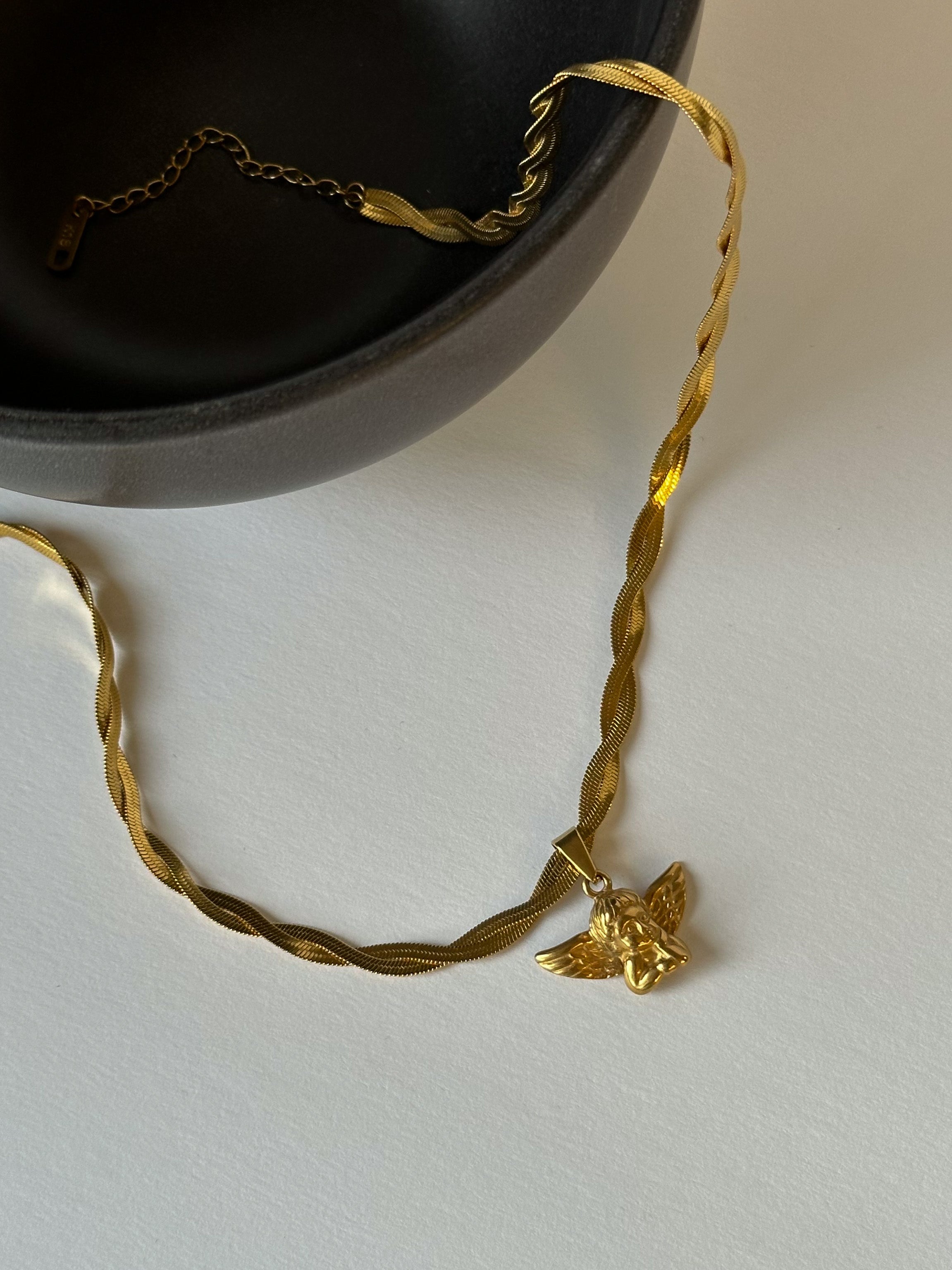 ANGEL BABY NECKLACE