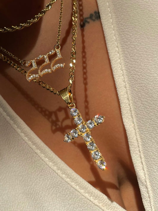 CROSS NECKLACE - GOLD